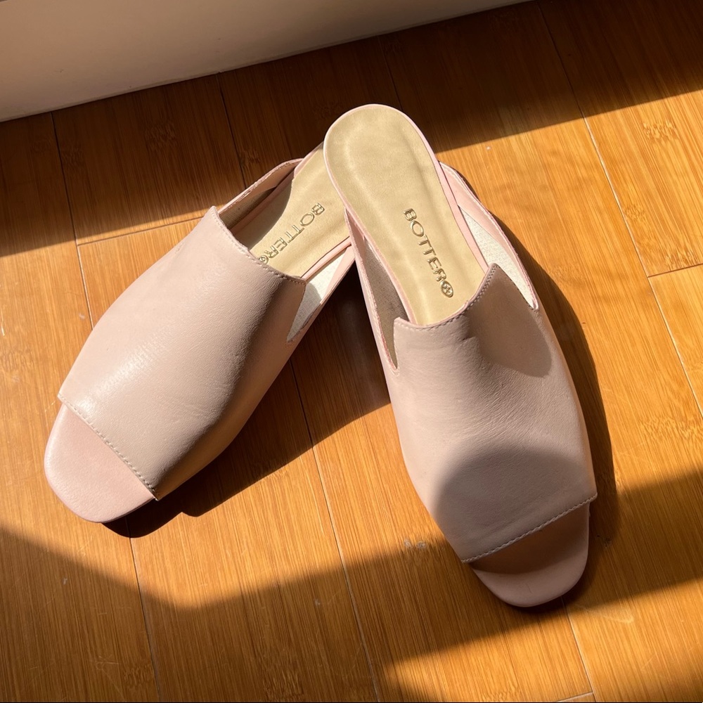 Bitter Loafers in Pink